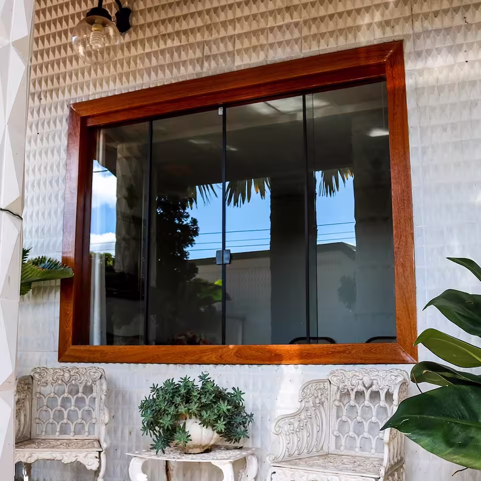 Janela com Vidro Temperado 6mm Instalada